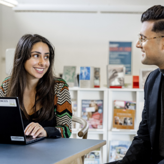 Samtale ved en computer