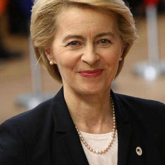 Portræt af EU-Kommissionsformand Ursula von der Leyen