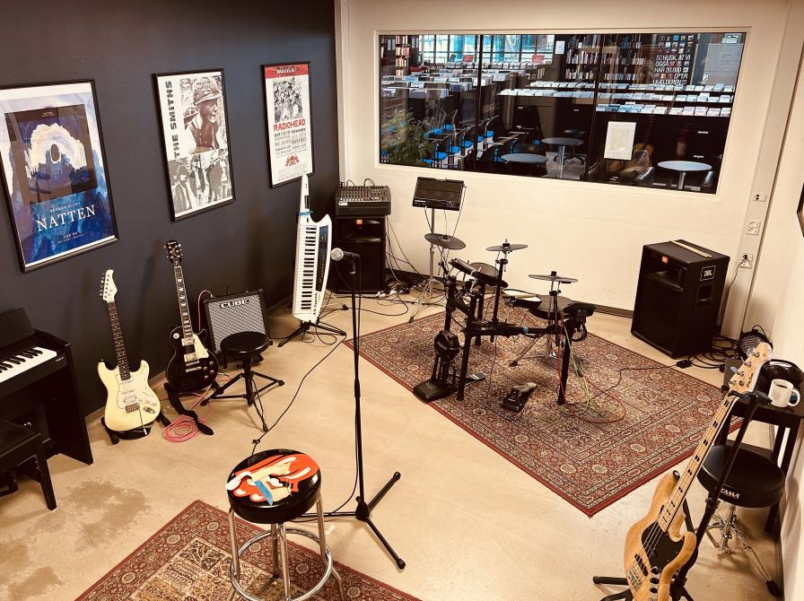 Instrumenter i Let's Play lokalet