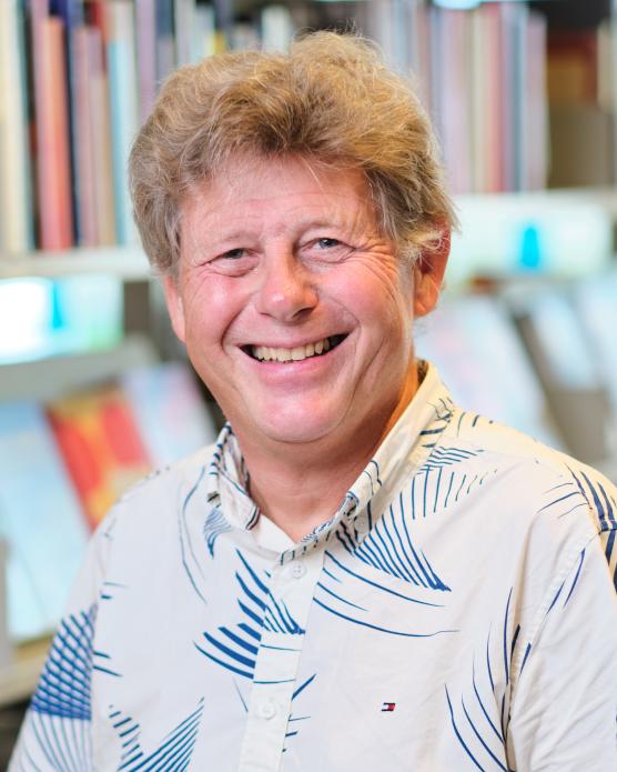 Lars L.