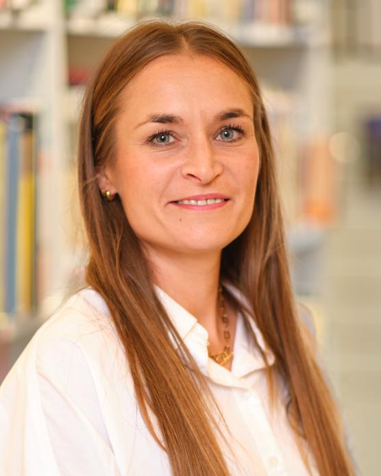 Helene L.